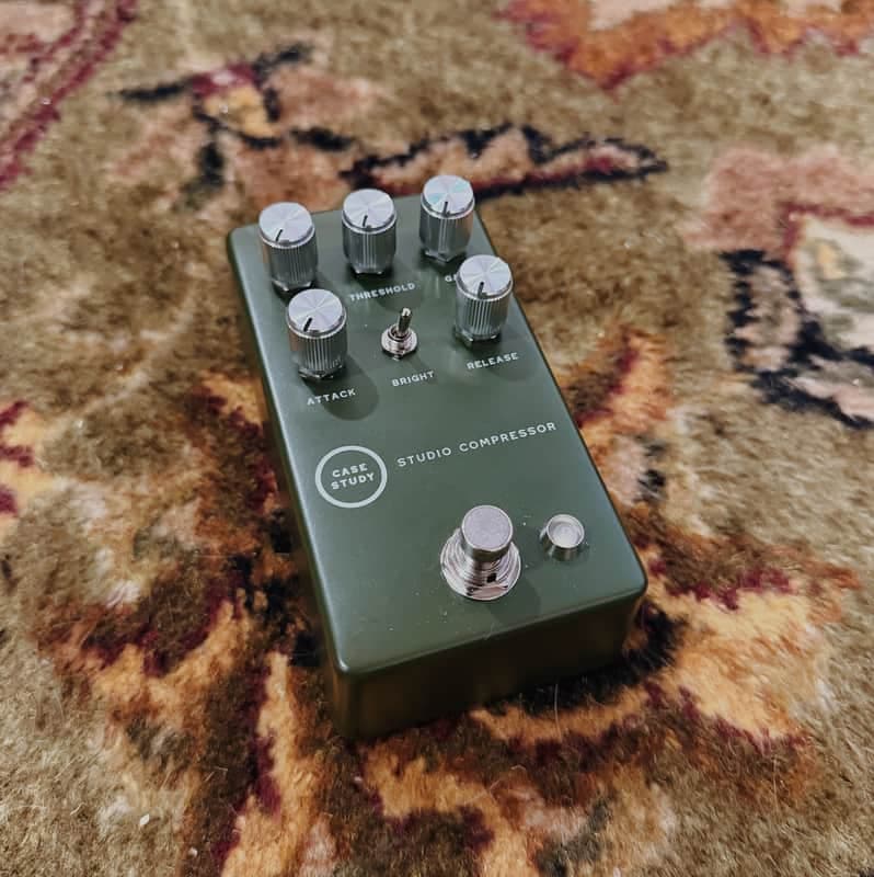 Case Study Effects Studio Compressor 2025 - Moss Green