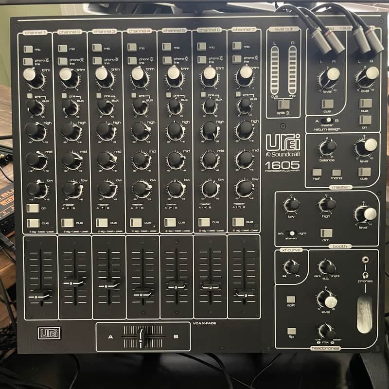 Urei 1605 7 Stereo Channel Professional Analog Studio/DJ Mixer