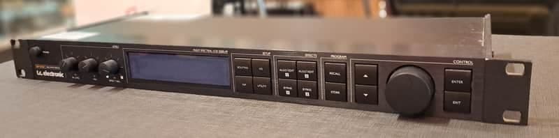 TC ELECTRONIC M-ONE DUAL EFFECTS PROCESSOR RACK UNIT