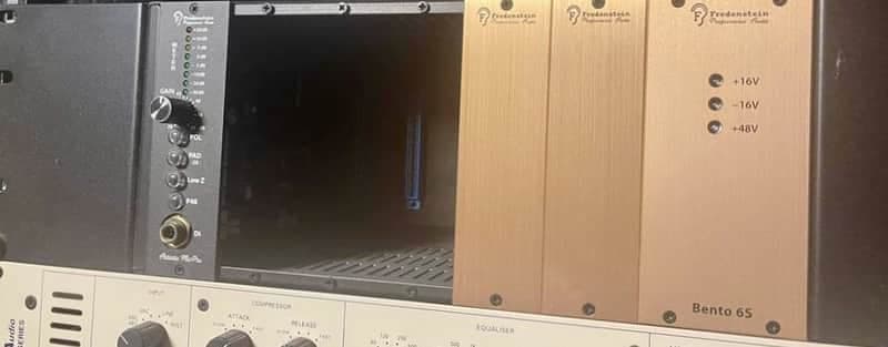 Fredenstein Bento 6S 6-Slot Powered 500 Series Frame 2010s - Gold
