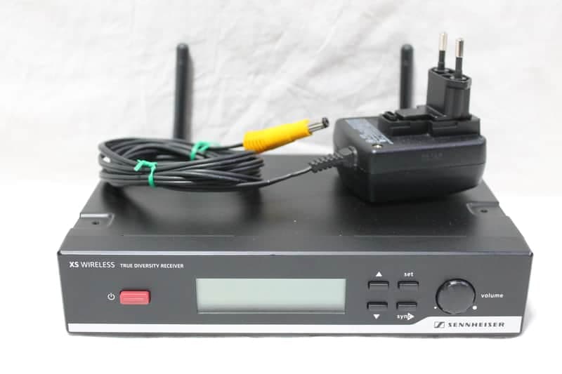 Sennheiser XS Wireless true diversity receiver EM 10 Freq. Range A 548-572 MHz