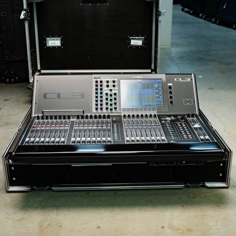 Yamaha CL3 Digital Mixer DANTE Inc. Meterbridge, PW800 PSU and Flightcase - Used