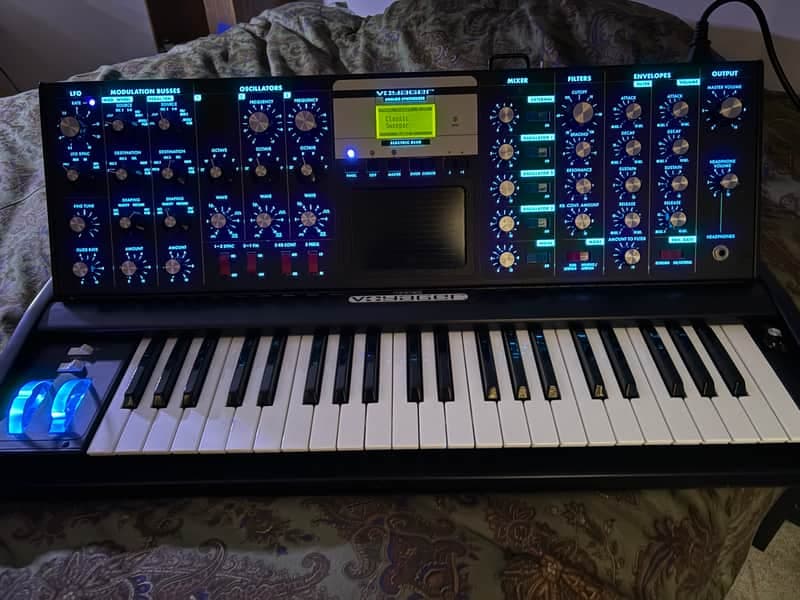 Moog MiniMoog Voyager Electric Blue Edition 44-Key Monophonic Synthesizer 2006 - 2015 - Black Cabinet