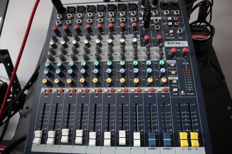 Soundcraft EPM-8 Multi-Format 8-Channel Mixer 2010s - Blue