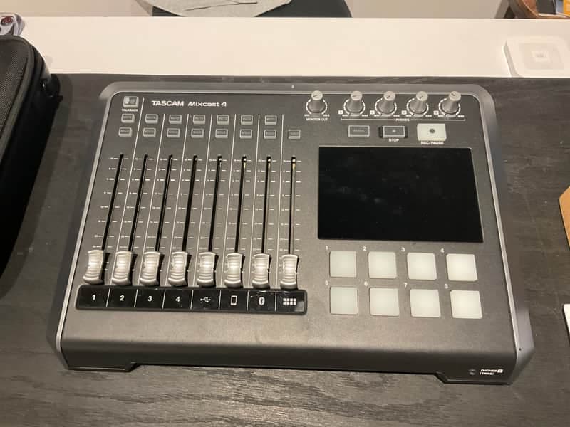 TASCAM Mixcast 4 Digital Audio Workstation