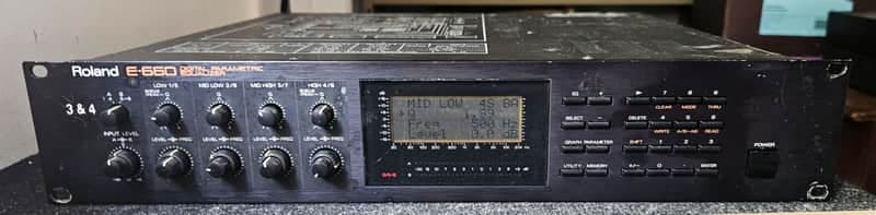 Roland E-660 Digital Parametric Equalizer