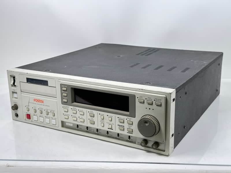 Fostex D-25 Professional DAT Master Recorder