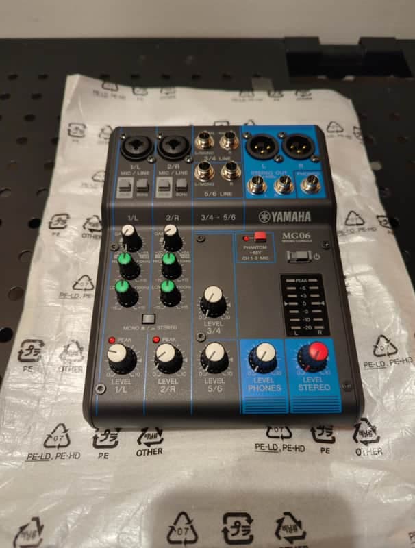 Yamaha MG06X 6 Channel Analog Mixer 2017 - Present - Black