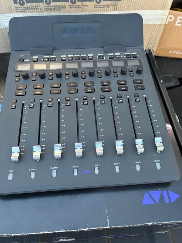 Avid S1 8-Fader EUCON Desktop Pro Tools Control Surface 2019 - 2020 - Black