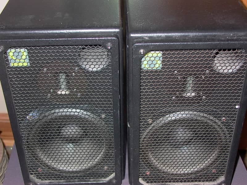 Quested Studio Monitor LT-8