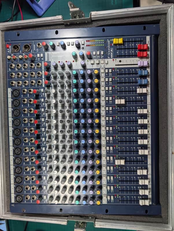 Soundcraft MFXi 12-Channel Mixer with Lexicon Effects 2010s - Blue - With Music store flight case