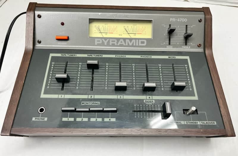 Pyramid PR-4700 Stereo Mixer