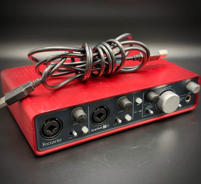 Focusrite Scarlett 2i4 1st Gen USB 2.0 Audio Interface 2-In / 4-Out w/ USB Cable