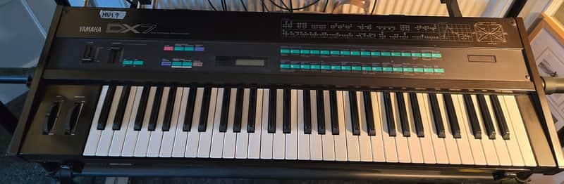 Yamaha DX7 - Black