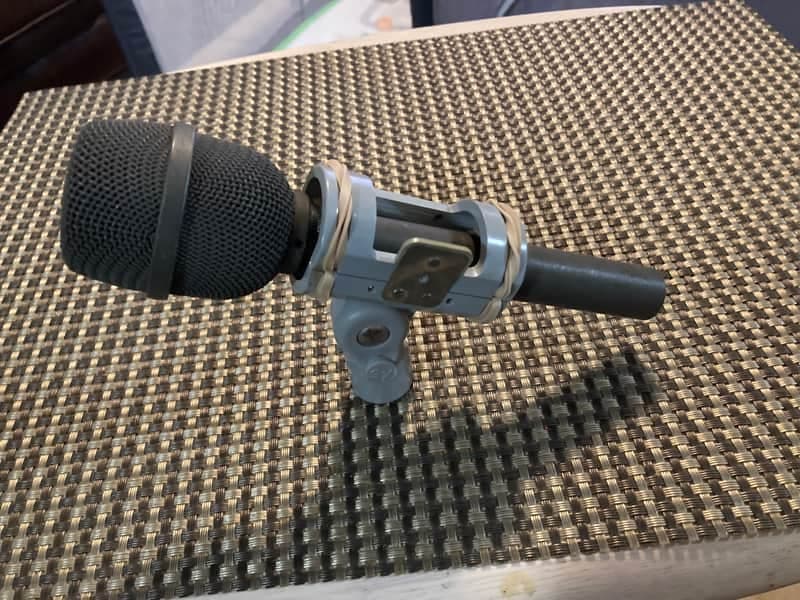 Electro-Voice EV 313A Shock Mount Microphone Clip for small body mics like 635A, RE11, etc.