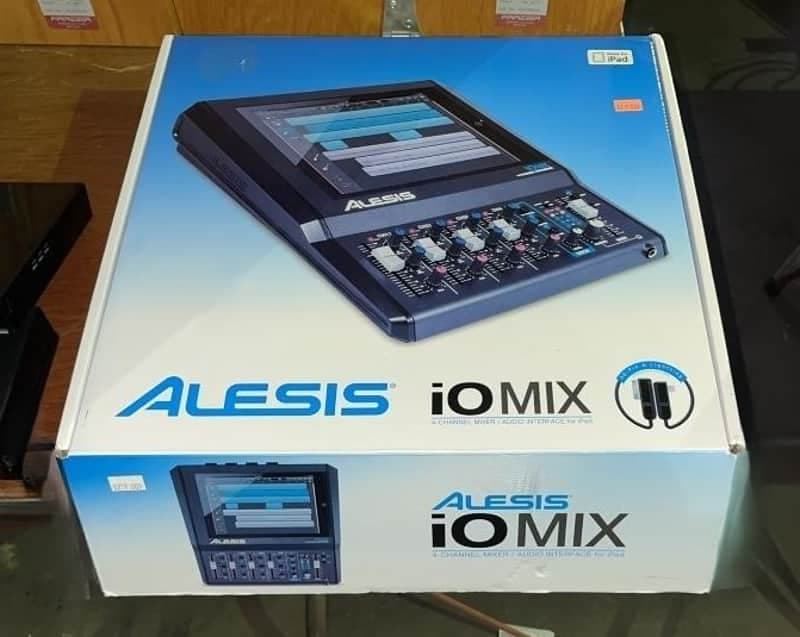 Alesis iO Mix 4-Channel Interface with iPad Mount - New Open Box