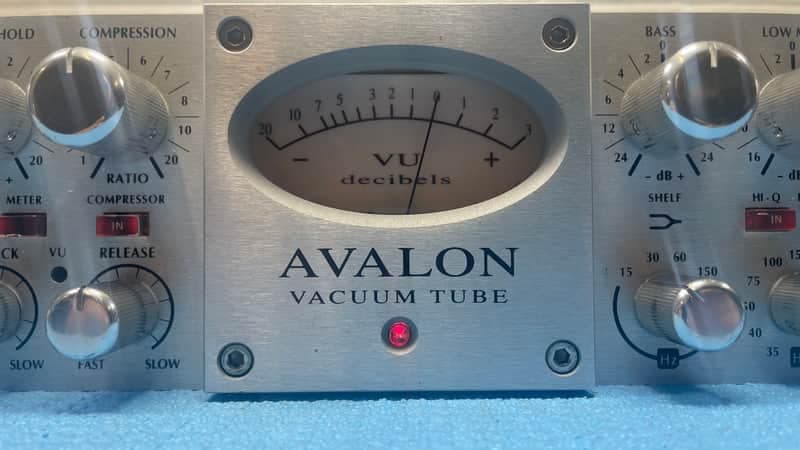 Avalon VT-737sp Tube Ch pre *NEW TUBES/CAPS/PWR SUPPLY/CALIBRATED* - Silver