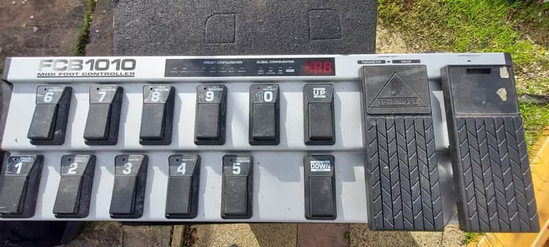 Behringer FCB1010 MIDI Foot Controller
