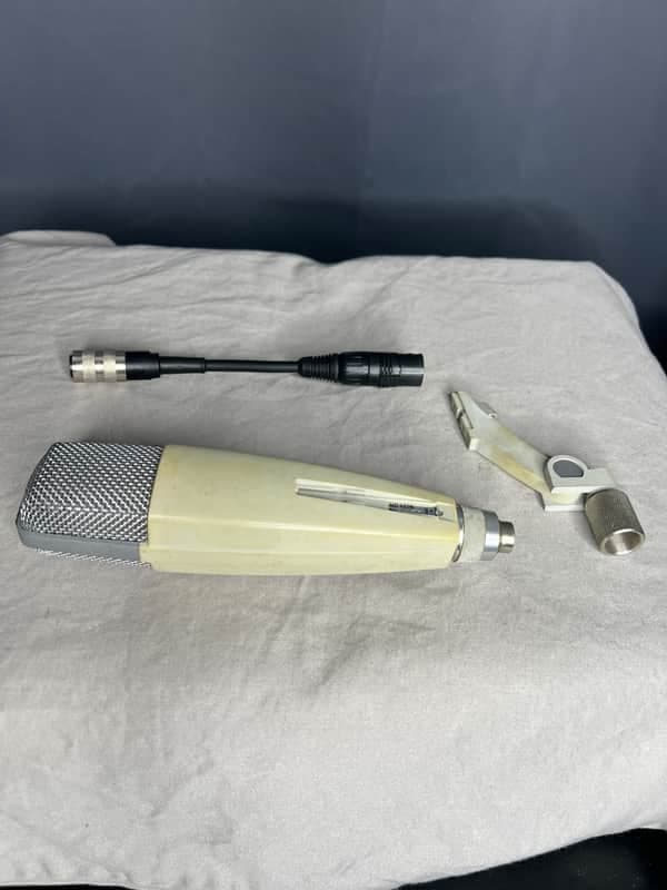Sennheiser MD 421 N, early to mid 60's - cream