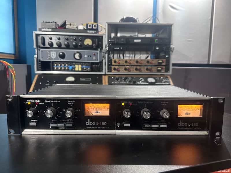 Pair of dbx 160 Compressor / Limiter 1970s - Black