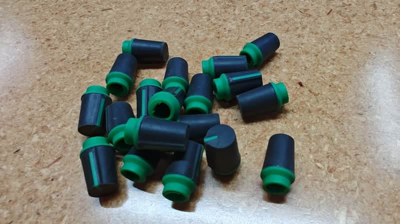 Tascam 688 or 644 knobs. GREEN for cue monitor and aux 1! Midistudio portastudio