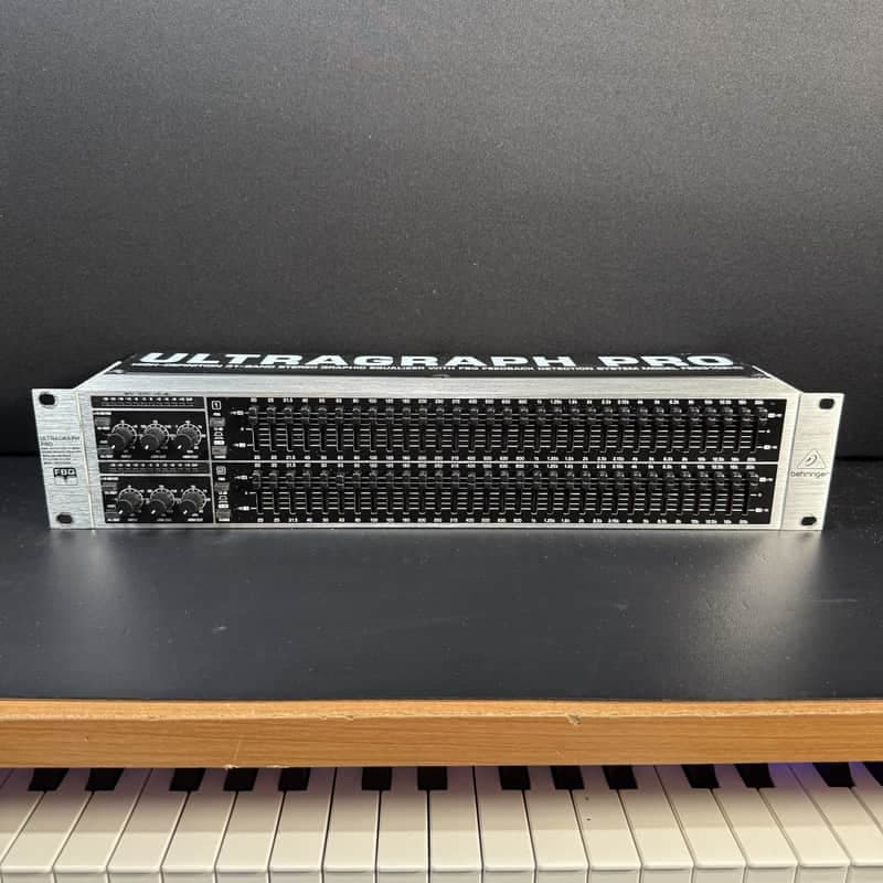 Behringer Ultragraph Pro FBQ3102HD 31-Band Stereo Graphic EQ w/ Original Box