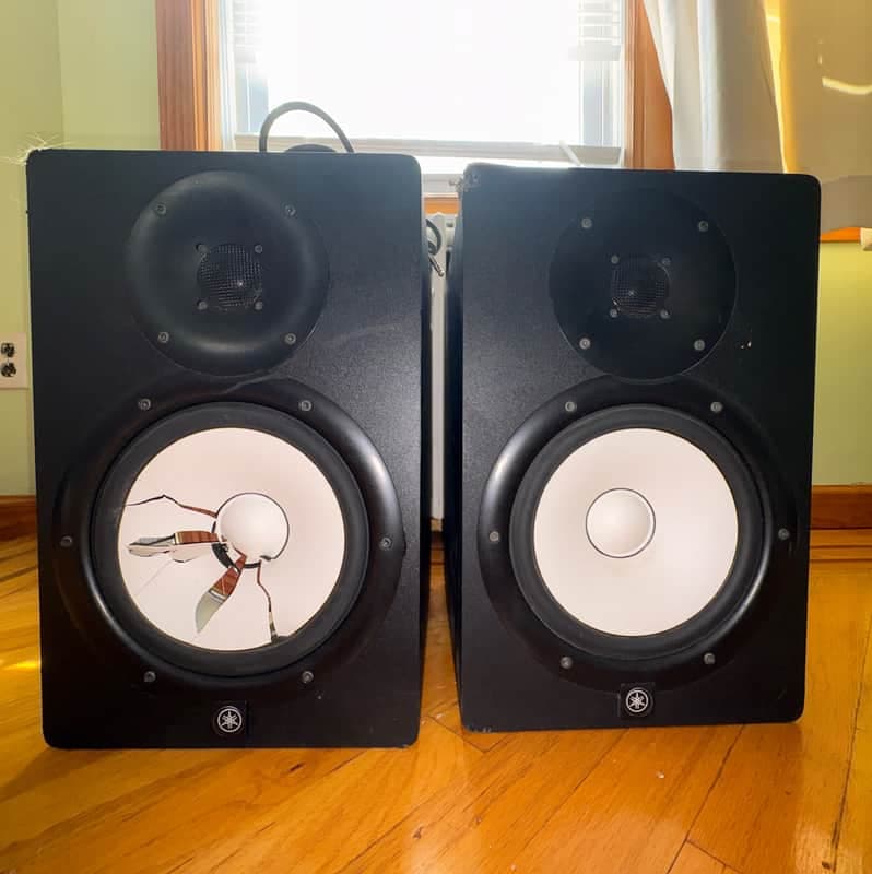 Yamaha Yamaha HS8 Studio Monitors – Pair – Cracked Housing – AS IS