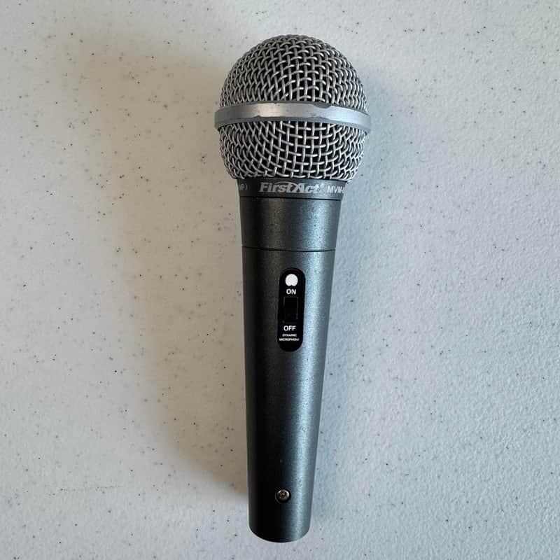 First Act MVM-88 Microphone with on/off switch