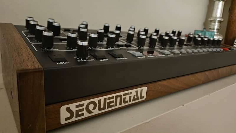 Sequential Prophet-6 Desktop 6-Voice Polyphonic Synthesizer 2018 - 2020 - Black with Wood Sides