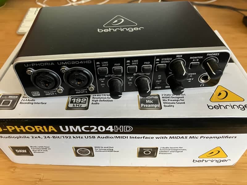 Behringer UMC204HD USB Audio Interface