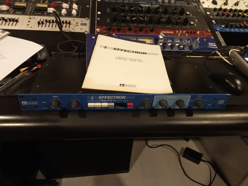 DeltaLab Effectron ADM 1024 Digital Delay 1980s - Blue