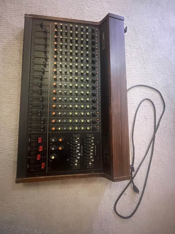 Vintage 1970s Yamaha MQ1602 Audio Mixer