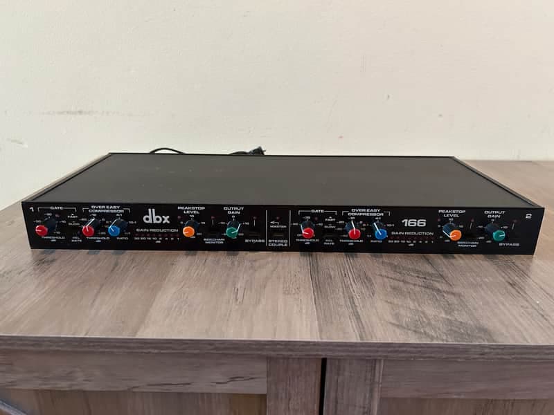 DBX 166 Dual Channel Compressor/Limiter/Gate