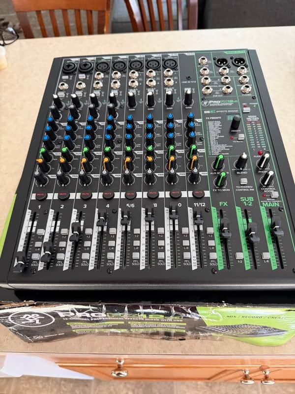 Mackie ProFX12v3 12-Channel Effects Mixer 2020 - Present - Dark Gray