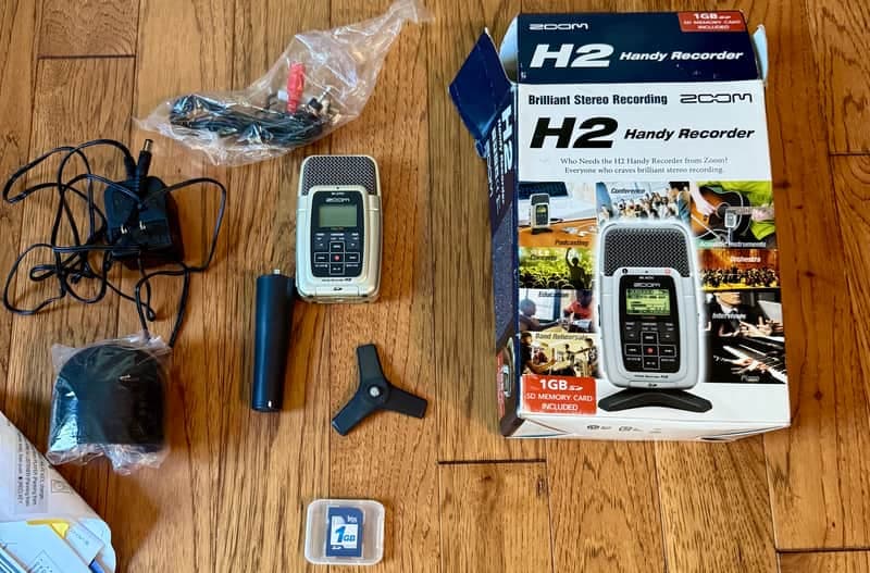 Zoom H2 Digital Handy Recorder with Box and Instructions Read Description