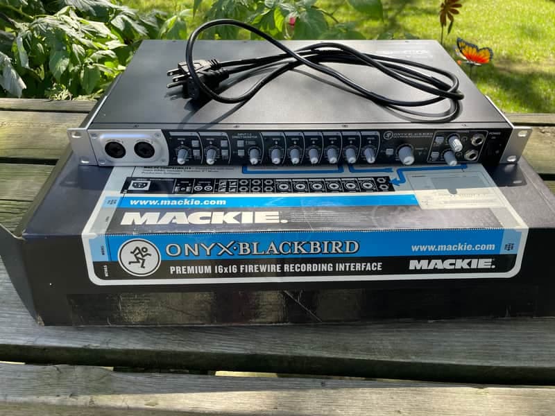Mackie Onyx Blackbird 16×16 FireWire Recording Interface