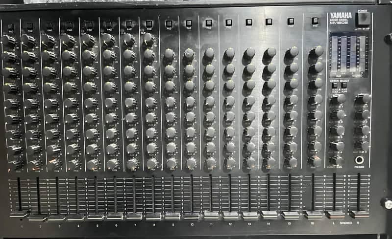 Yamaha MV1602 Mixer