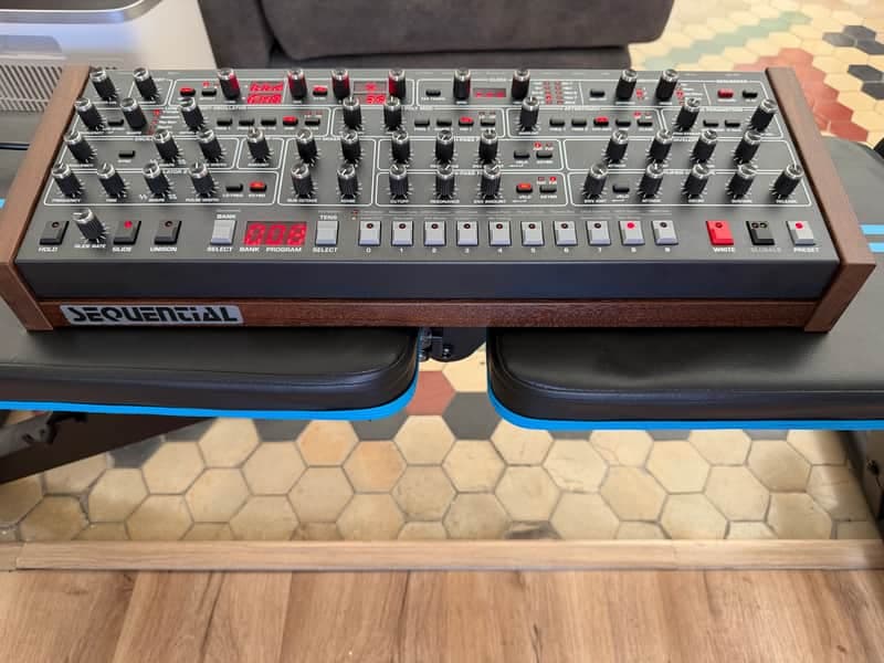 Sequential Prophet-6 Desktop 6-Voice Polyphonic Synthesizer 2018 - 2020 - Black with Wood Sides