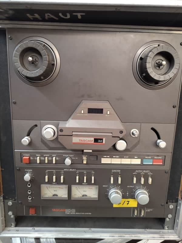 TASCAM 32 tape recorder