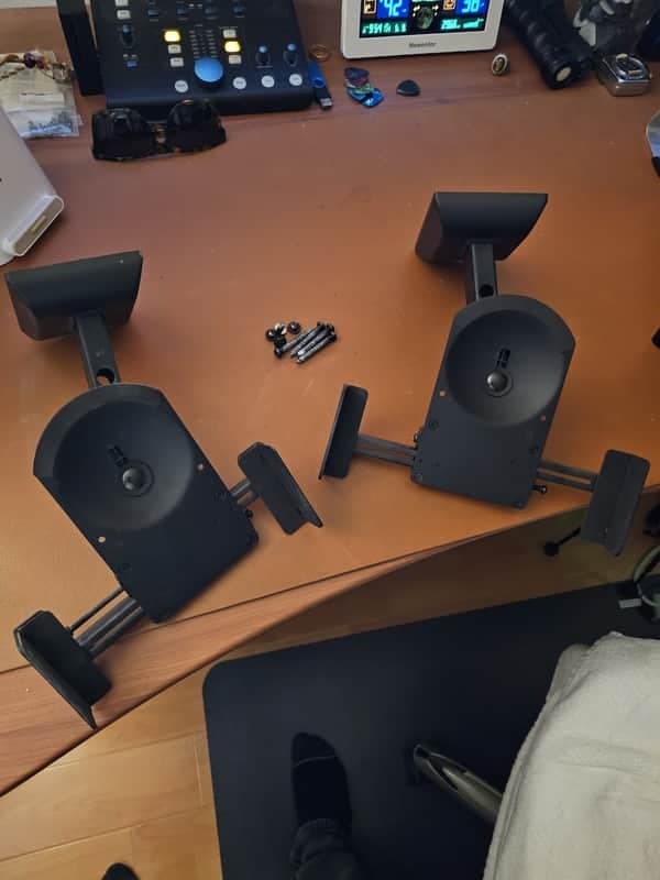 WALI Speaker Wall Mounts, Dual Side Clamping Bookshelf Mounting Bracket for Large Surrounding Sound Speakers 2019 - Black