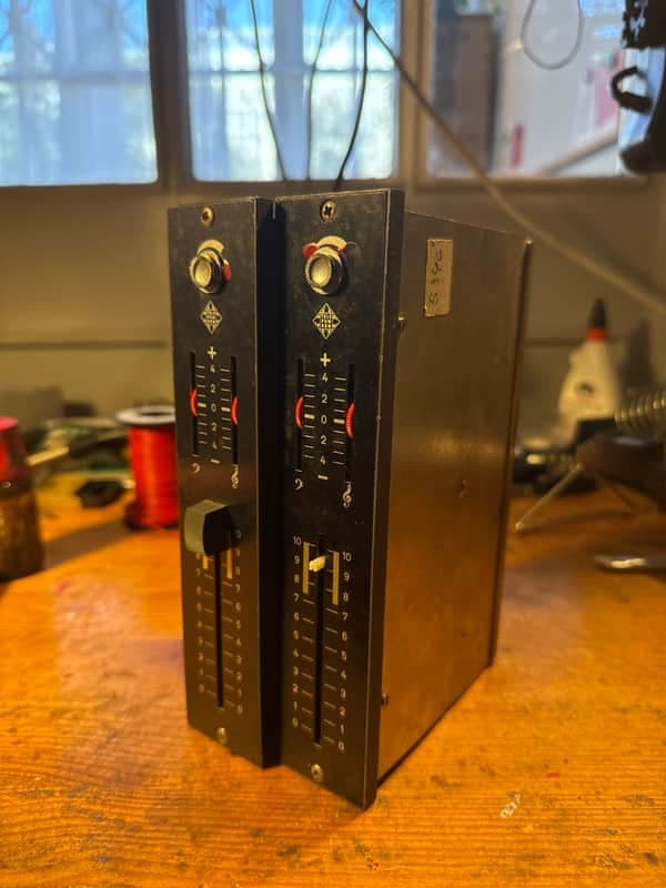 Telefunken V620D 60dB Mic w/balanced T-Out
