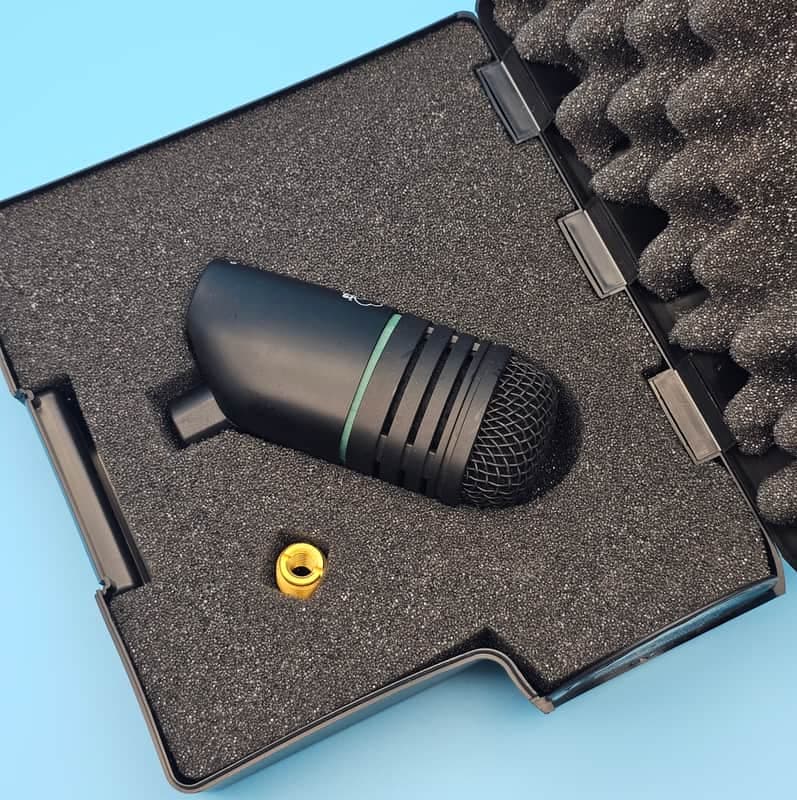 ☆Vintage 1990s AKG D3400 Dynamic Microphone w/ Case #1
