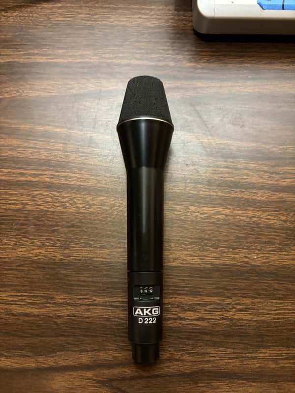 AKG D222