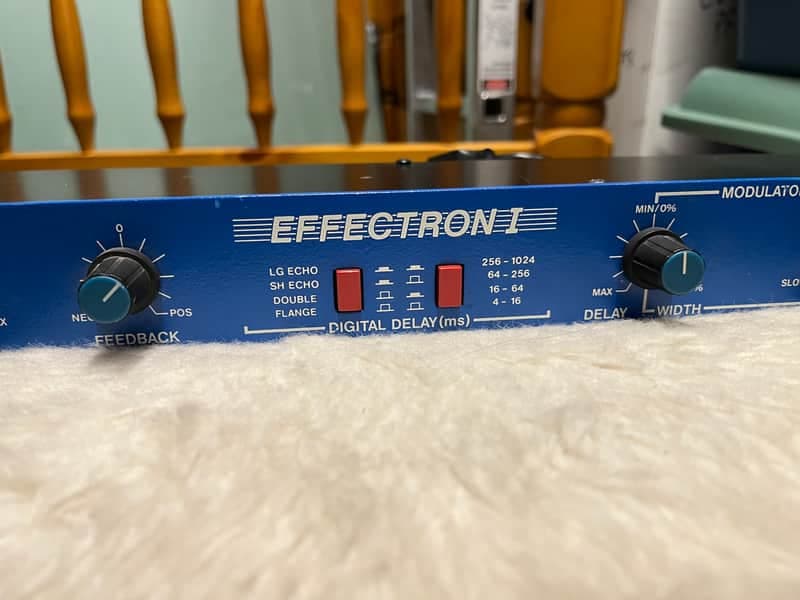 DeltaLab Effectron ADM 1020 Digital Delay 1980s - Blue