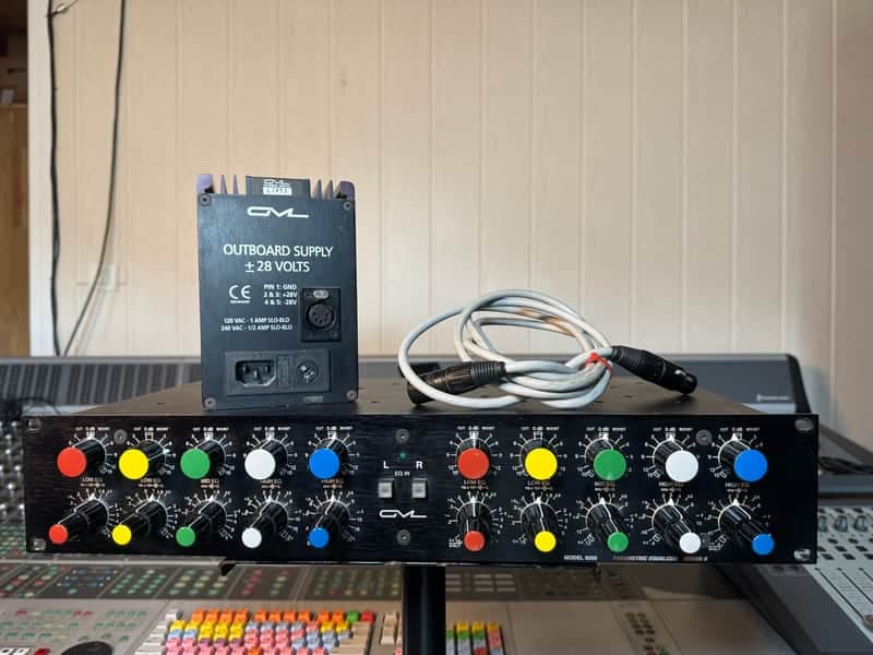 GML 8200 Stereo Parametric Equalizer + GML 8355 Power Supply