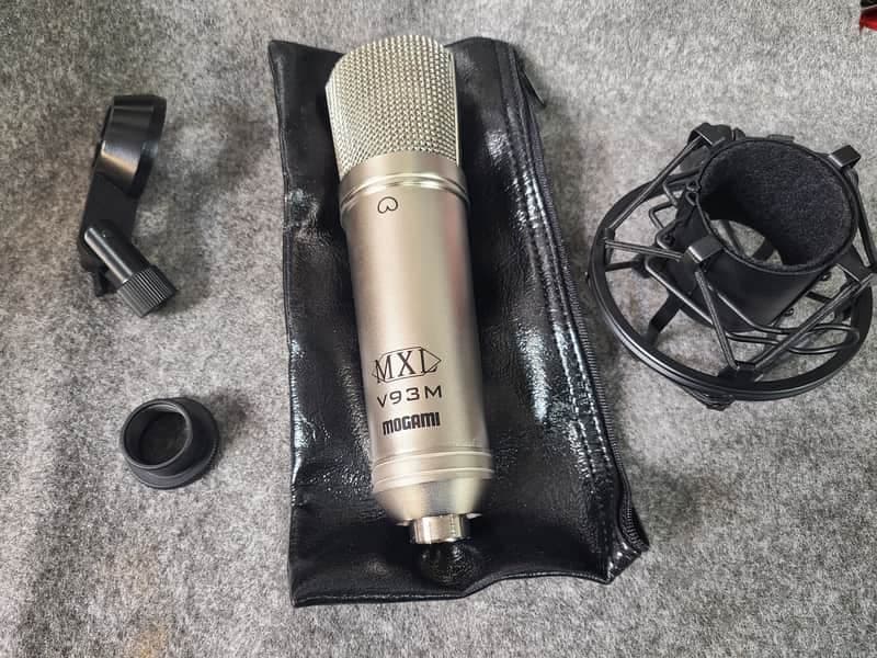 MXL Marshall V93M Mogami Edition Studio microphone