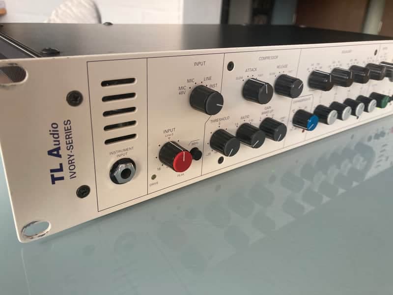 TL Audio Ivory VP5051 2000's - creamy white