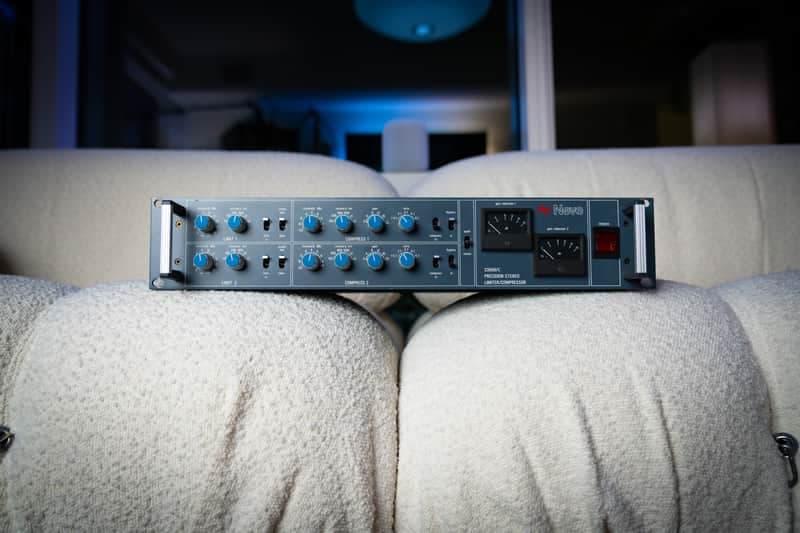Vintage Neve 33609 C Stereo Compressor / Limiter