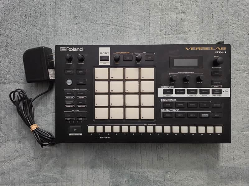 Roland Verselab MV-1