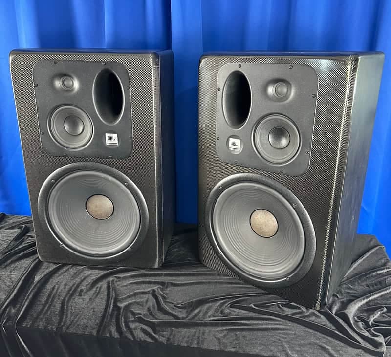 JBL Professional LSR32 Hi-Fi Speakers Studio Monitors